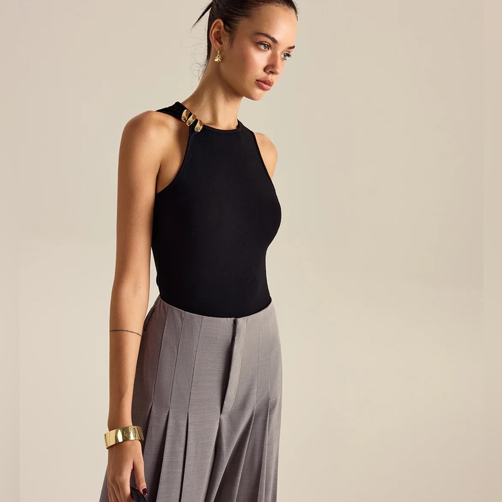 Commense Black Sleeveless Jersey Top with Decorative Shoulder Detail - Picture 2 of 6